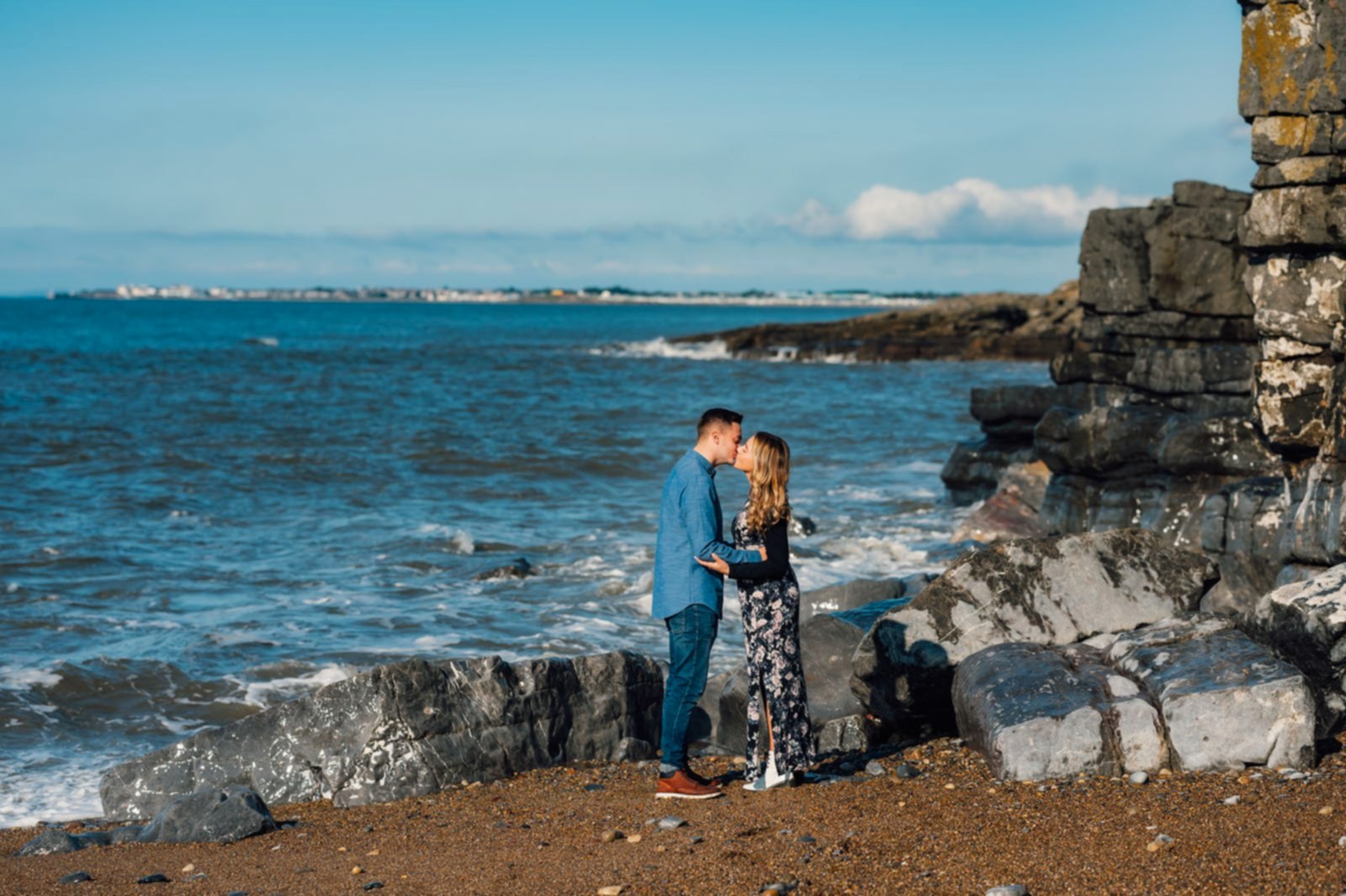 amy and nath having a kiss