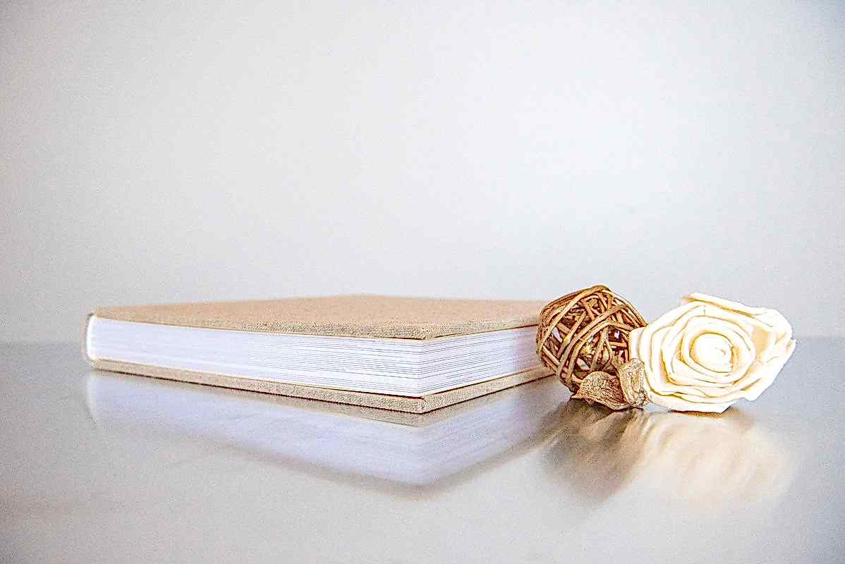 How To Choose Your Wedding Album